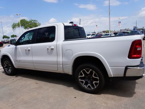 Used 2025 RAM 1500 Laramie AWD/4WD image 4
