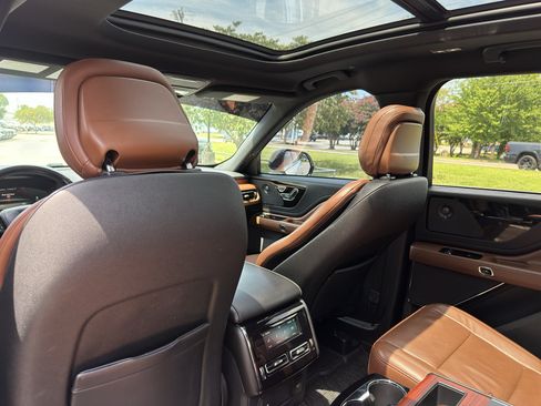Used 2020 Lincoln Aviator Reserve w/ Equipment Group 201A AWD/4WD image 18