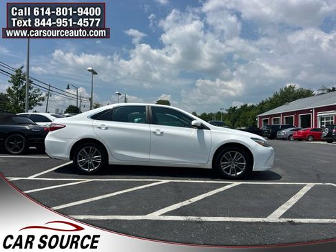 Used 2017 Toyota Camry SE FWD image 3
