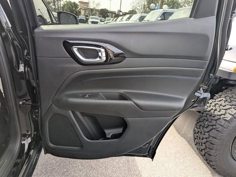 New 2026 Jeep Compass Latitude image 30