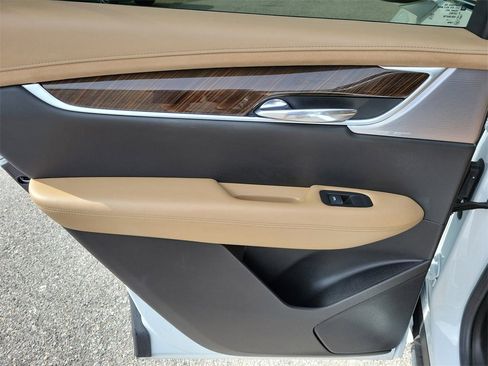 Used 2023 Cadillac XT6 Premium Luxury w/ Platinum Package image 16