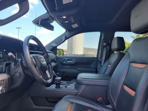 Used 2023 GMC Sierra 1500 AT4 w/ AT4 Preferred Package AWD/4WD image 12