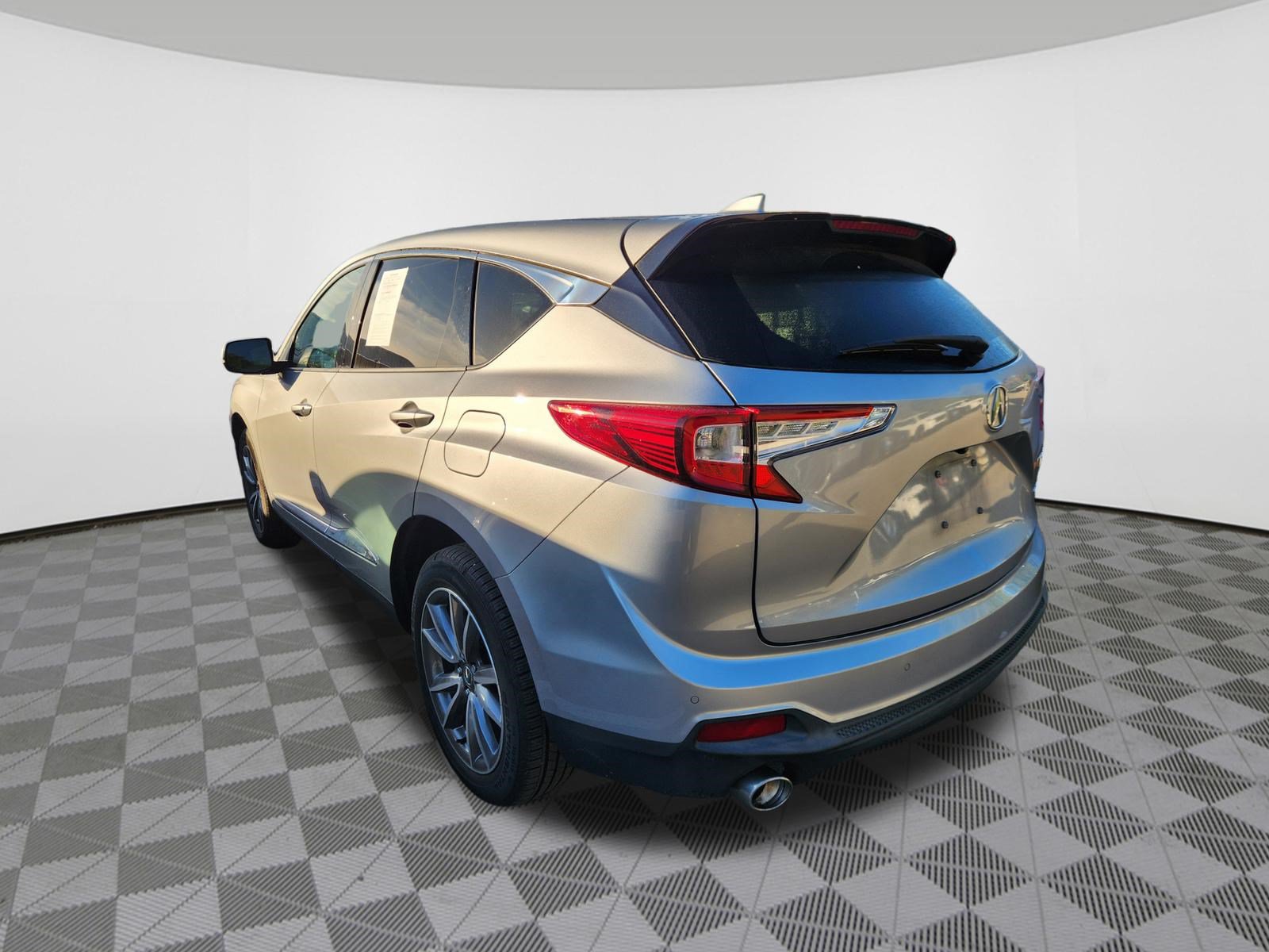 Used 2021 Acura RDX w/ Technology Package AWD/4WD image 3