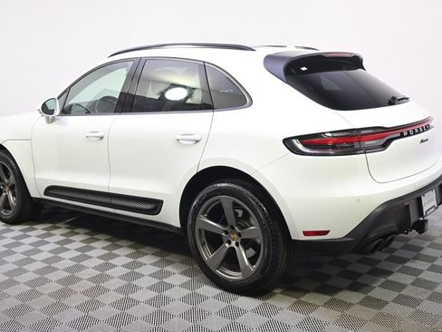 Used 2022 Porsche Macan AWD/4WD image 3