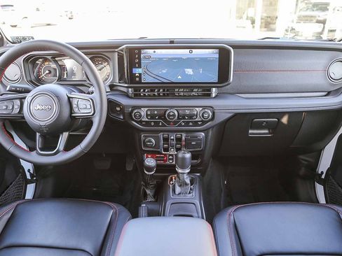 Used 2024 Jeep Wrangler Unlimited Rubicon image 13