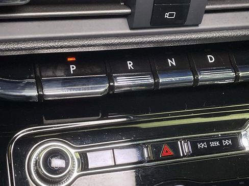 Used 2021 Lincoln Corsair AWD w/ Premium Package image 32