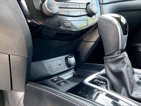 Used 2020 Nissan Rogue SL w/ Premium Package AWD/4WD image 34