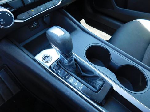 Used 2024 Nissan Altima 2.5 S FWD image 17