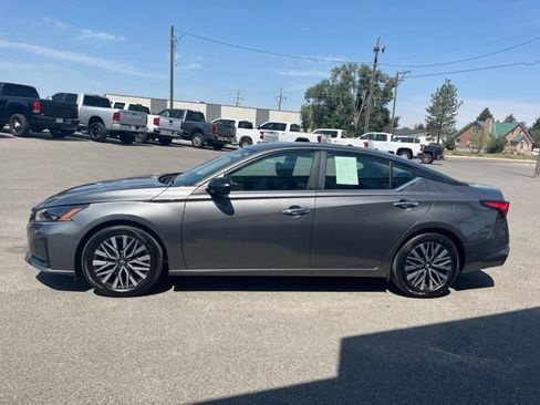 Used 2025 Nissan Altima 2.5 SV FWD image 7