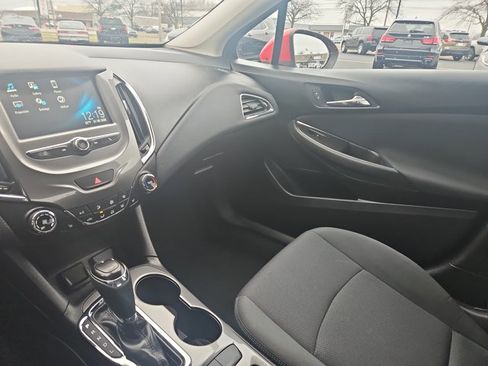 Used 2017 Chevrolet Cruze LT w/ Convenience Package image 12