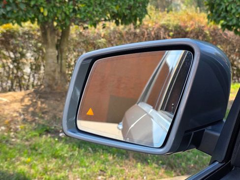 Used 2013 Mercedes-Benz ML 63 AMG 4MATIC image 9