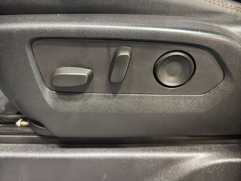 Used 2022 GMC Sierra 1500 AT4 w/ Sierra Safety Plus Package image 20