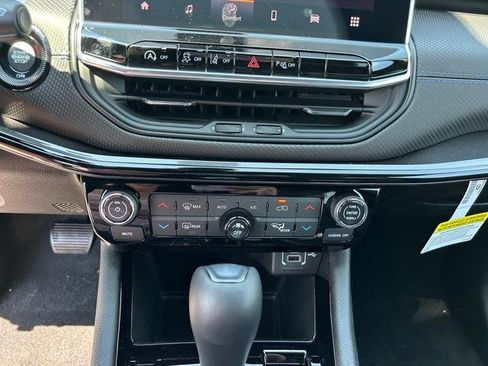 New 2025 Jeep Compass Limited w/ Sun and Sound Group image 19