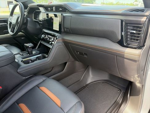 Used 2025 GMC Sierra 1500 AT4 w/ AT4 Premium Package AWD/4WD image 34