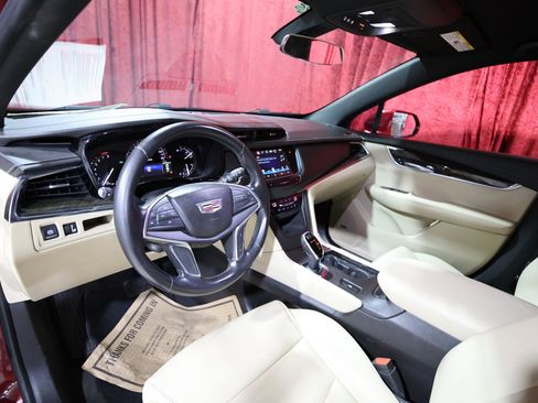 Used 2019 Cadillac XT5 FWD image 13