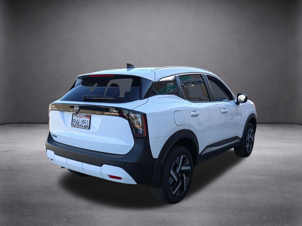 Used 2026 Nissan Kicks SV w/ Charging Package FWD image 4