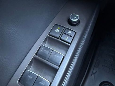 Used 2023 Toyota Camry XLE w/ Navigation Package image 19