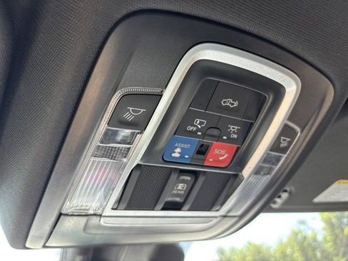 Used 2025 RAM 1500 Big Horn AWD/4WD image 37
