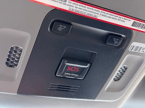 Used 2019 Toyota Camry image 30