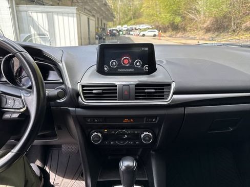 Used 2017 MAZDA MAZDA3 Grand Touring w/ Premium Equipment Package image 23