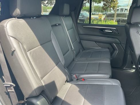 Used 2025 Chevrolet Tahoe Z71 AWD/4WD image 28