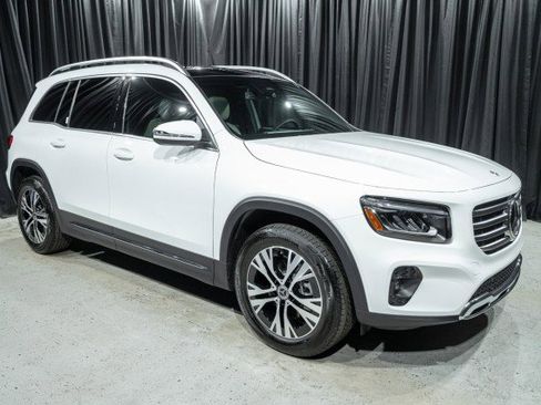 New 2026 Mercedes-Benz GLB 250 image 3