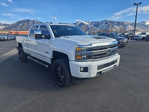 Used 2018 Chevrolet Silverado 2500 High Country w/ Duramax Plus Package image 3