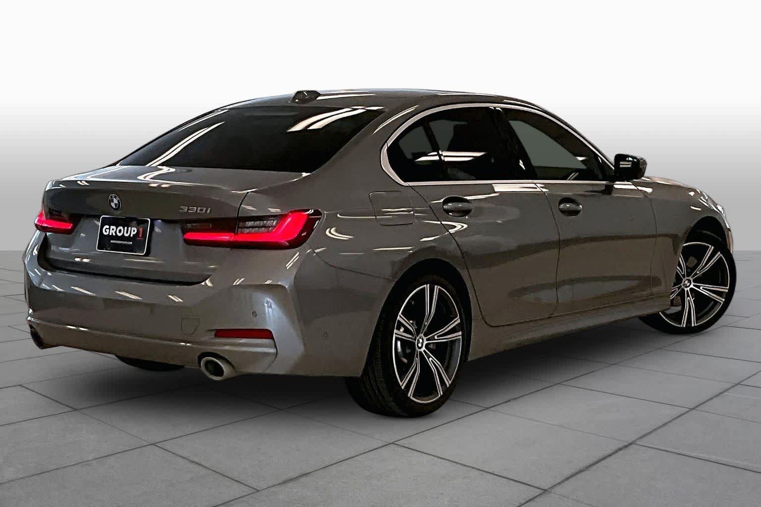 Used 2024 BMW 330i Sedan w/ Premium Package RWD image 11