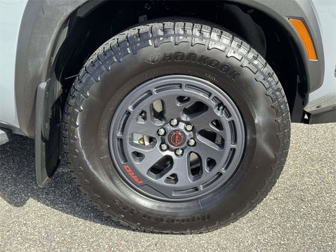 Used 2025 Nissan Frontier PRO-4X w/ Pro Convenience Package image 27