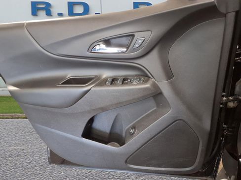 Certified 2020 Chevrolet Equinox LT w/ Driver Convenience Package FWD image 11