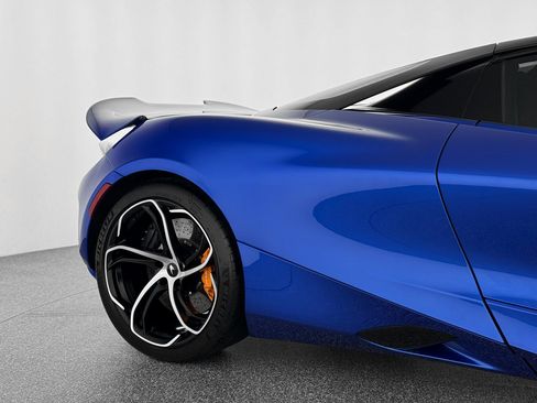 Used 2024 McLaren 750S Spider RWD image 44