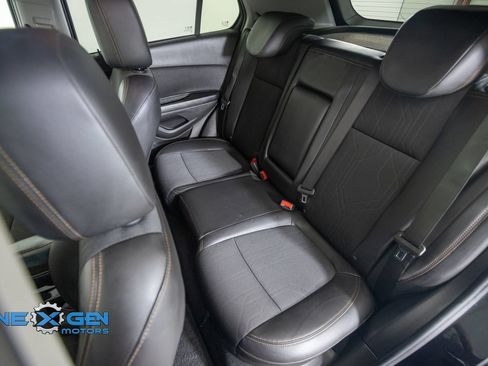Used 2022 Chevrolet Trax LT w/ Midnight Edition AWD/4WD image 30