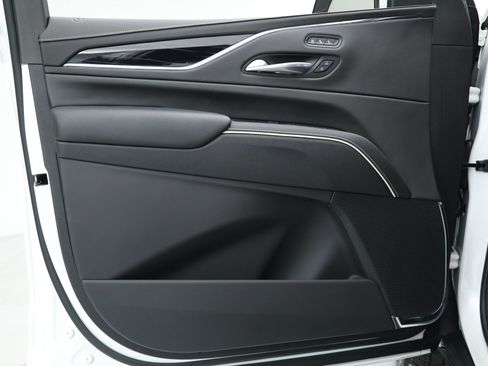 Used 2024 Cadillac Escalade ESV V w/ LPO, ONYX Package image 26