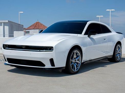 Used 2024 Dodge Charger Daytona Scat Pack w/ Plus Group AWD/4WD image 21