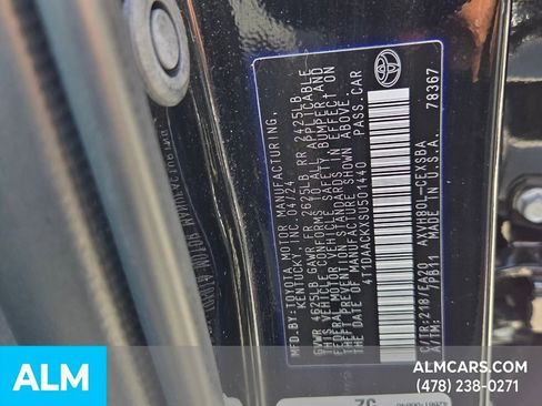 Used 2025 Toyota Camry SE image 12