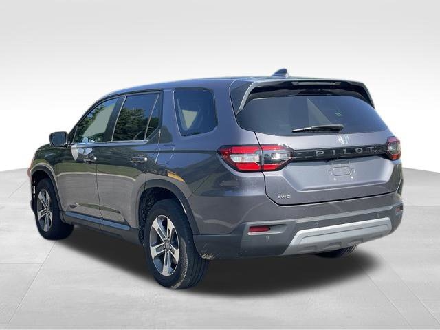 Used 2025 Honda Pilot EX-L image 5