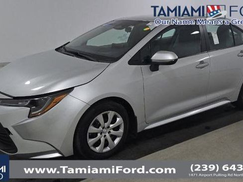 Used 2025 Toyota Corolla LE image 1