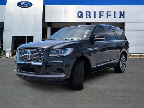 Used 2022 Lincoln Navigator Reserve RWD image 11