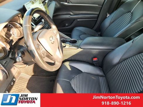 Used 2023 Toyota Camry SE FWD image 13
