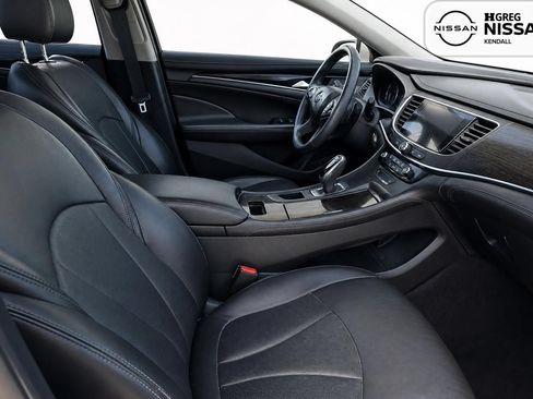 Used 2017 Buick LaCrosse Essence FWD image 8