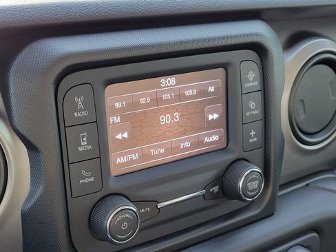 Used 2021 Jeep Gladiator Sport image 25