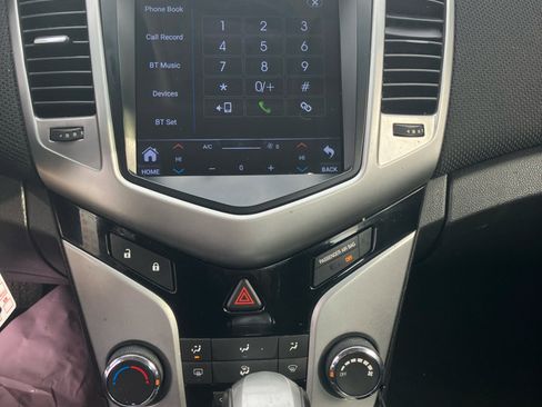 Used 2014 Chevrolet Cruze LT image 16