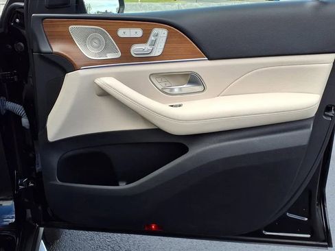 Used 2022 Mercedes-Benz GLS 450 4MATIC image 14