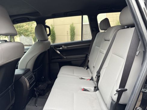 Certified 2023 Lexus GX 460 w/ Black Line Special Edition AWD/4WD image 15