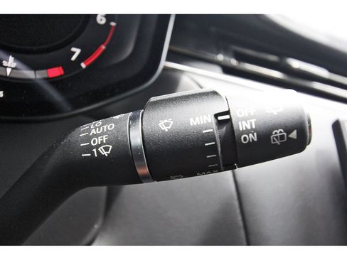 Used 2024 Land Rover Range Rover Sport SE AWD/4WD image 18