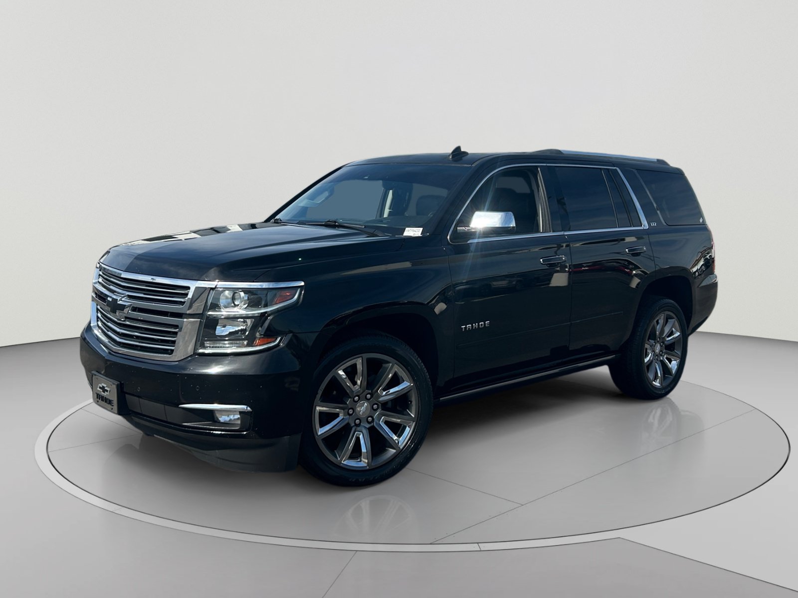 Used 2015 Chevrolet Tahoe LTZ RWD image 1