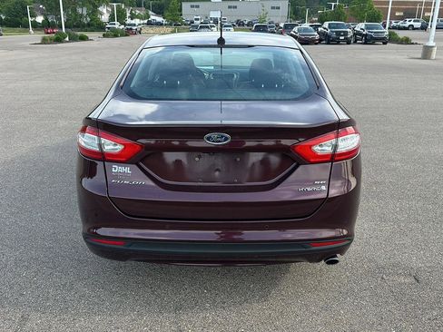 Used 2013 Ford Fusion SE FWD image 4