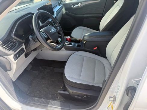 Used 2024 Ford Escape Active w/ Tech Pack #2 AWD/4WD image 2
