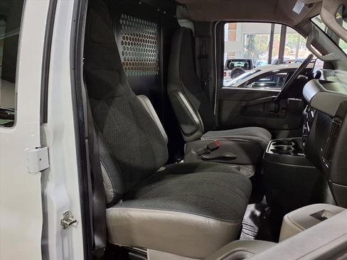 Used 2023 GMC Savana 2500 w/ Driver Convenience Package image 18