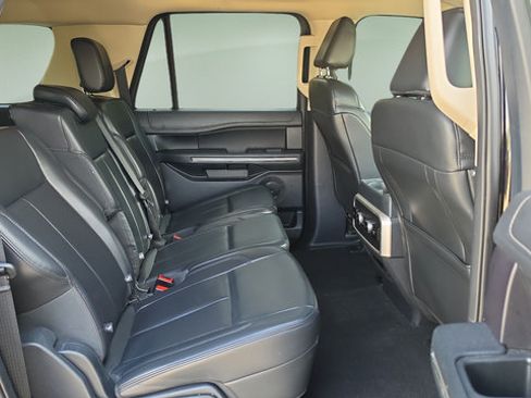 Used 2024 Ford Expedition Max XLT AWD/4WD image 15